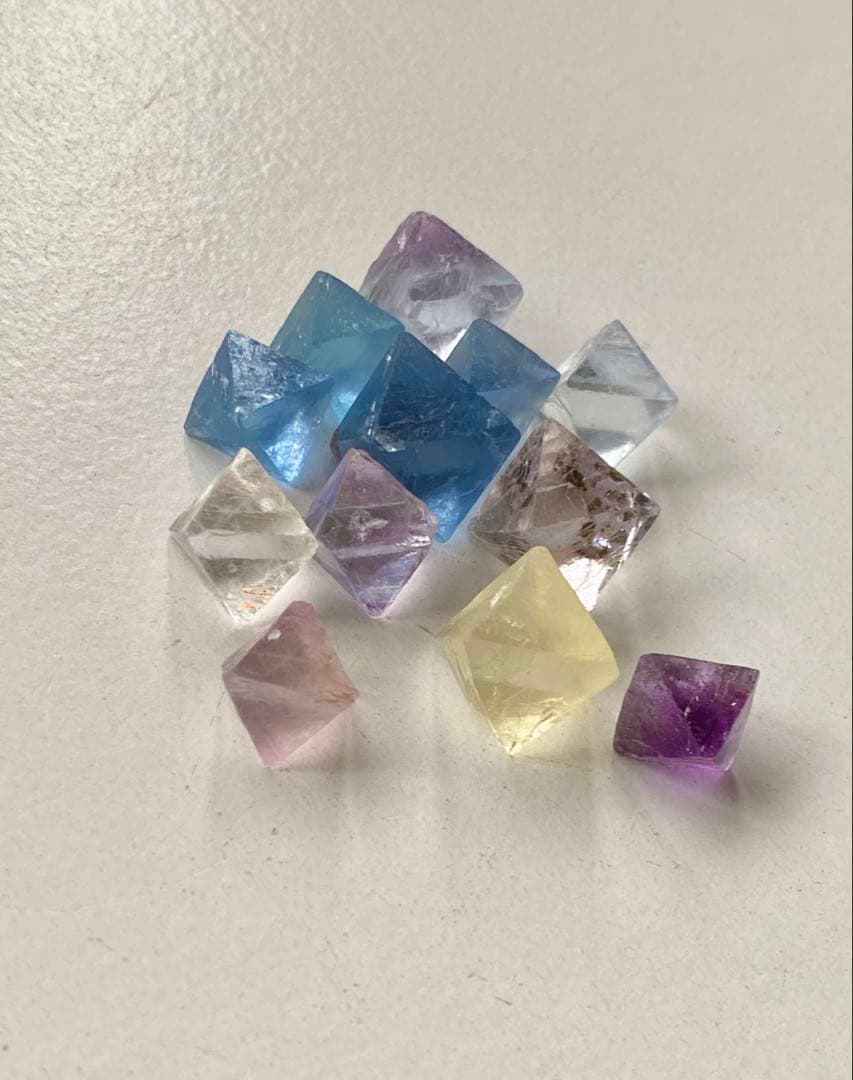 八面体 フローライト　ビンガム産　イリノイ産　12個セット　蛍石　鉱物標本