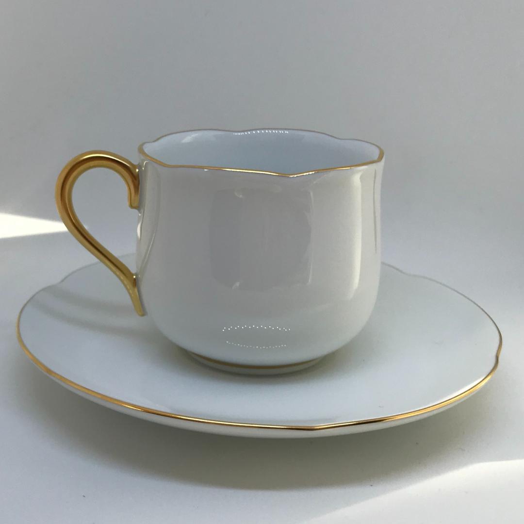 新品　大倉陶園　白磁デミタスカップ&ソーサー箱つき（ゴールドライン）