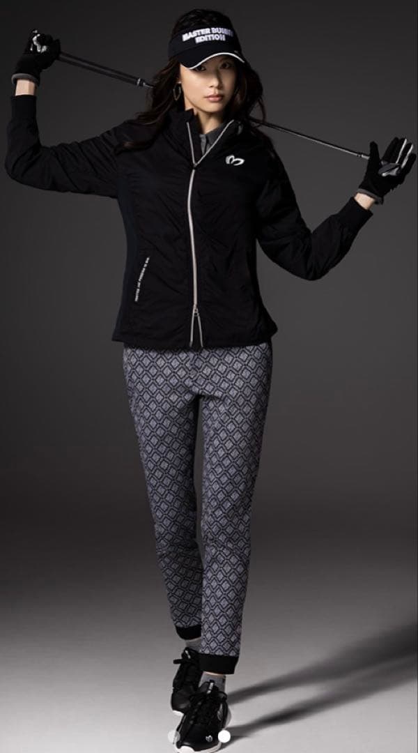 マスターバニーエディション 2023年モデル ストレッチジョガーパンツ ロゴ総柄