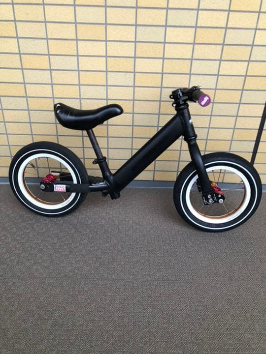 ゼロバイクファクトリー　バニッシュ　ランバイク　ストライダー