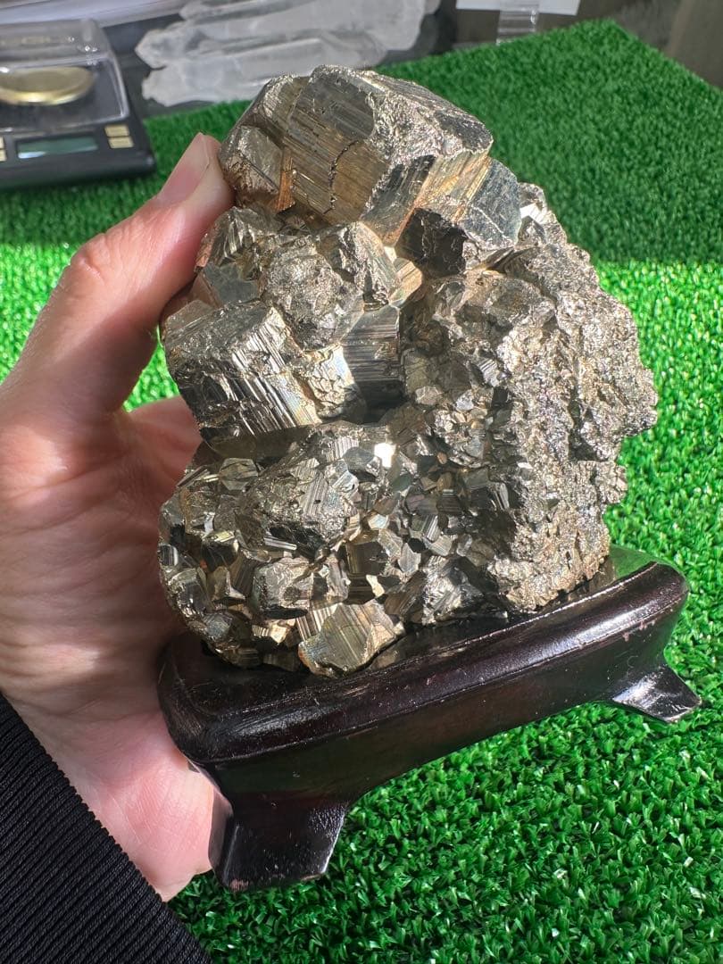 パイライト 原石 台座付き（約876g）