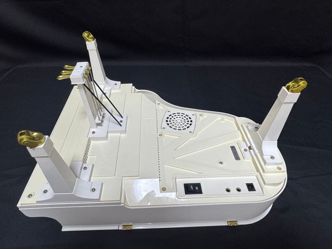 SEGA TOYS グランドピアニスト(White color ver.)