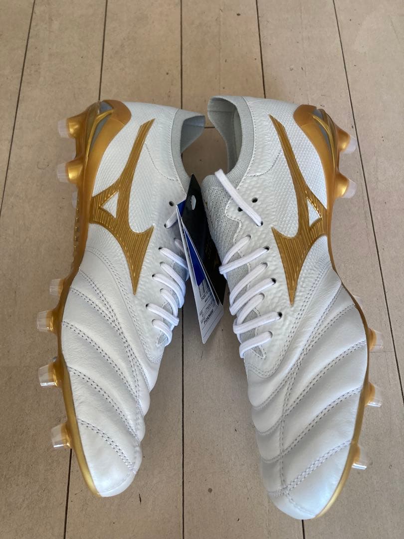 モレリアネオ4βジャパン　白✖️金　25.5㎝　新品。