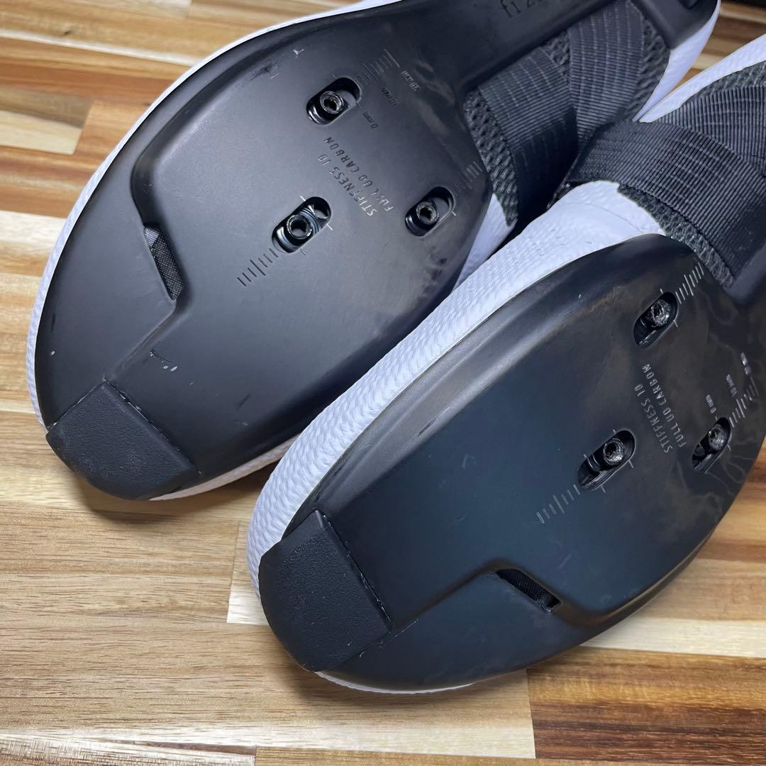 fizik VENTO STABILITA CARBON 限定カラー 43.0