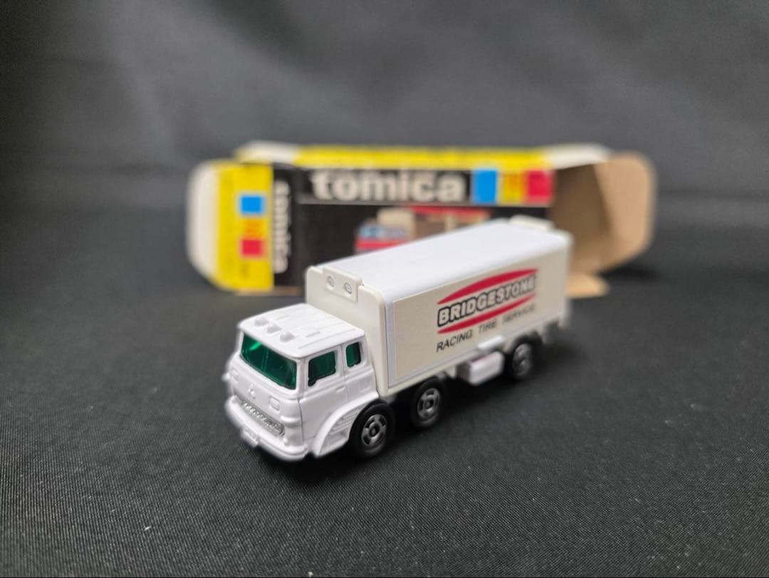 トミカ黒箱76ふそうウイングルーフトラック レース配布品 非売品