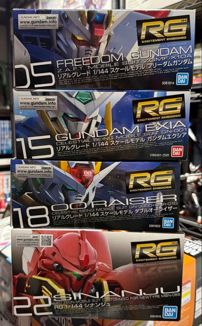 RG ガンプラ　エクシア　ダブルオーライザー　ストライク　シナンジュ　新品