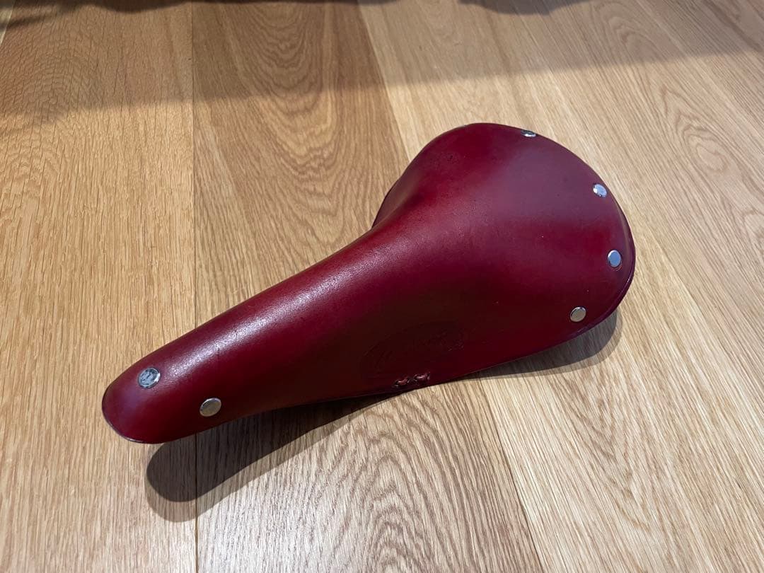 LESADOR バーガンディ レザーサドル