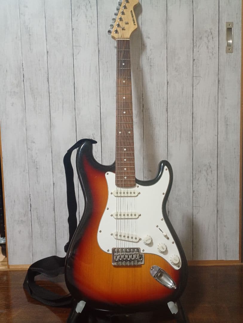 プレイテック サンバースト エレキギター ソフトケース付き その1