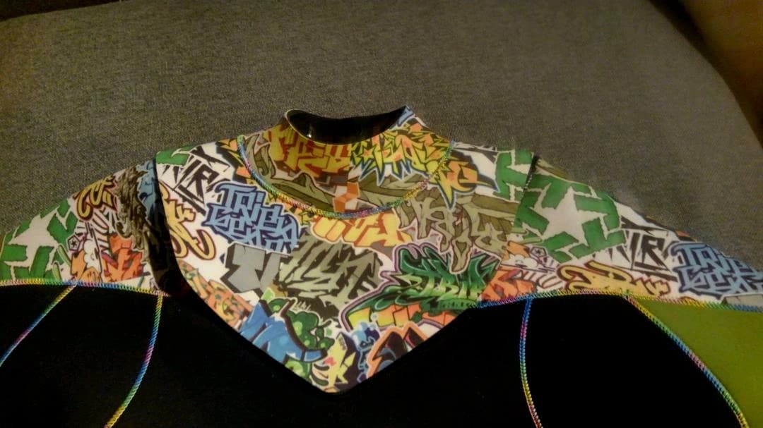 ☆☆Wetsuits 3mmシーガル TRIBALロゴ入り