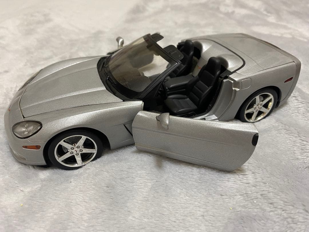 ミニカー HOTWHEELS Corvette C6 1/18