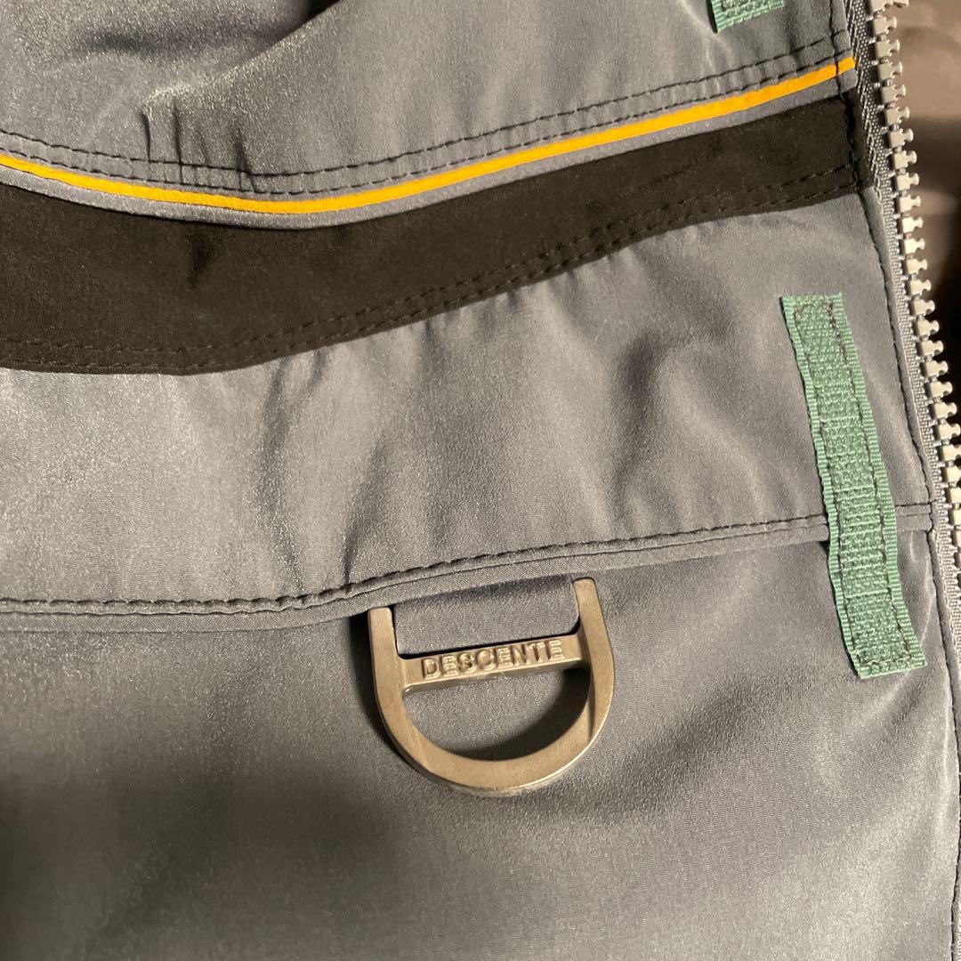 DESCENTE スキーウェア　スノボー　サイズS グレー　クリーニング済み