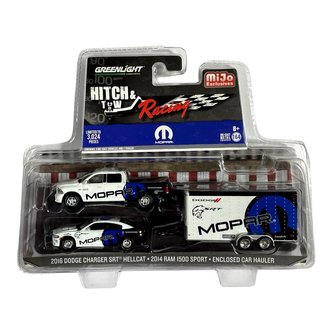 ミニカー Greenlight 1/64 HITCH & TOW