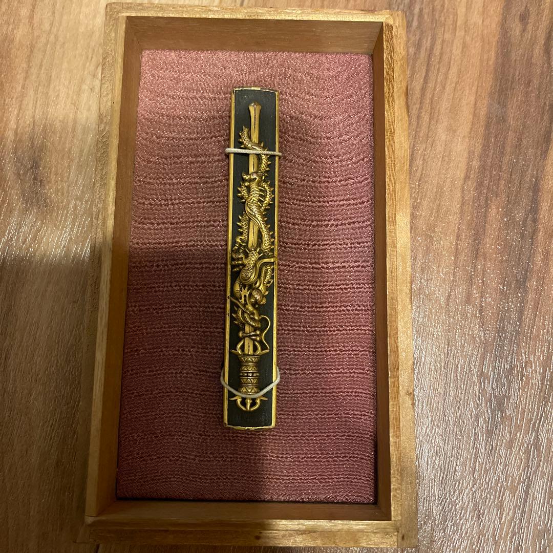 金色装飾の武具 小柄袋 (龍が三鈷柄剣に巻く) 袋 江戸時代