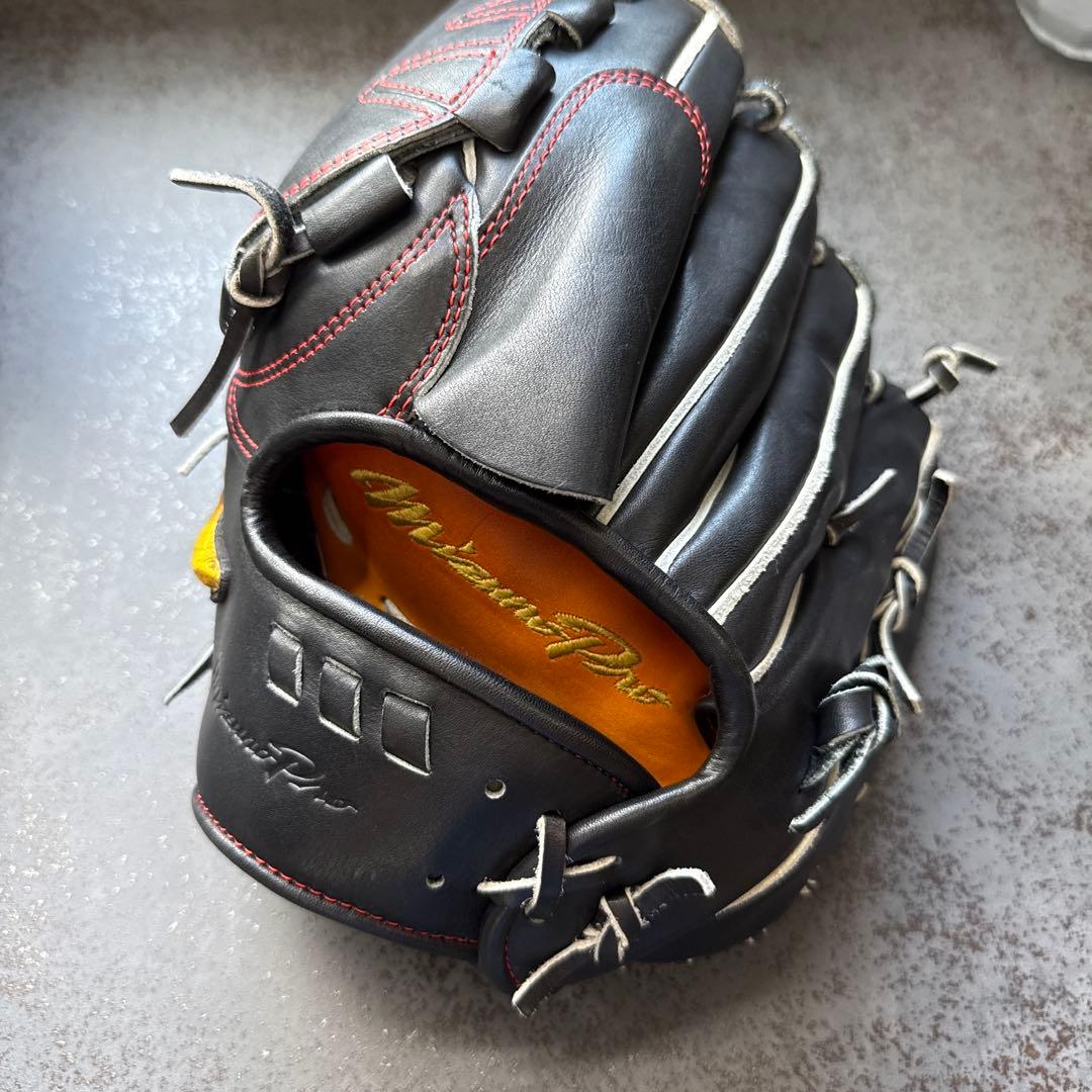 Mizuno Pro 軟式グローブ 黒/赤　左手用