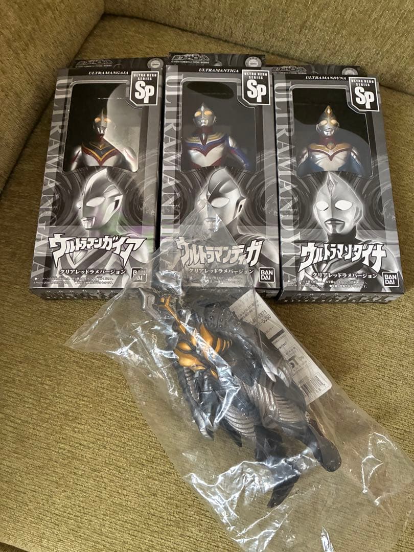 SP ウルトラマンティガ ダイナ ガイア クリアレッドラメ EXゼットン