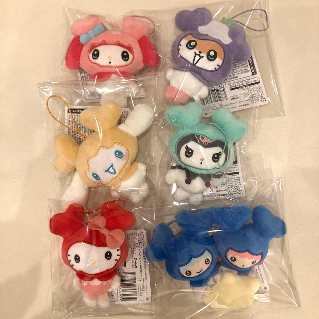 GIGO TWICE サンリオ モモ　サナ　ジヒョ　ミナ　チェヨン　ツウィ