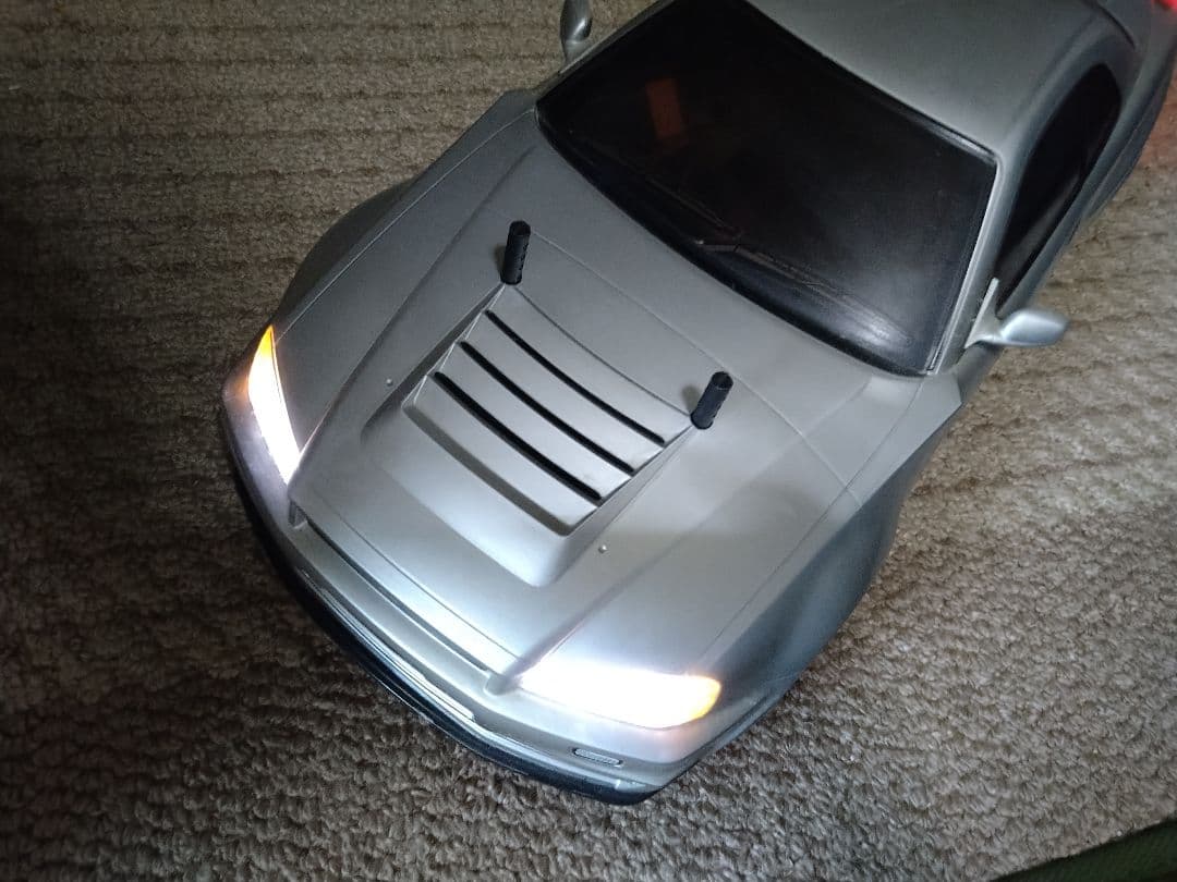 TAMIYA製のNISMO R34 GT-R Z-tuneラジコンカー