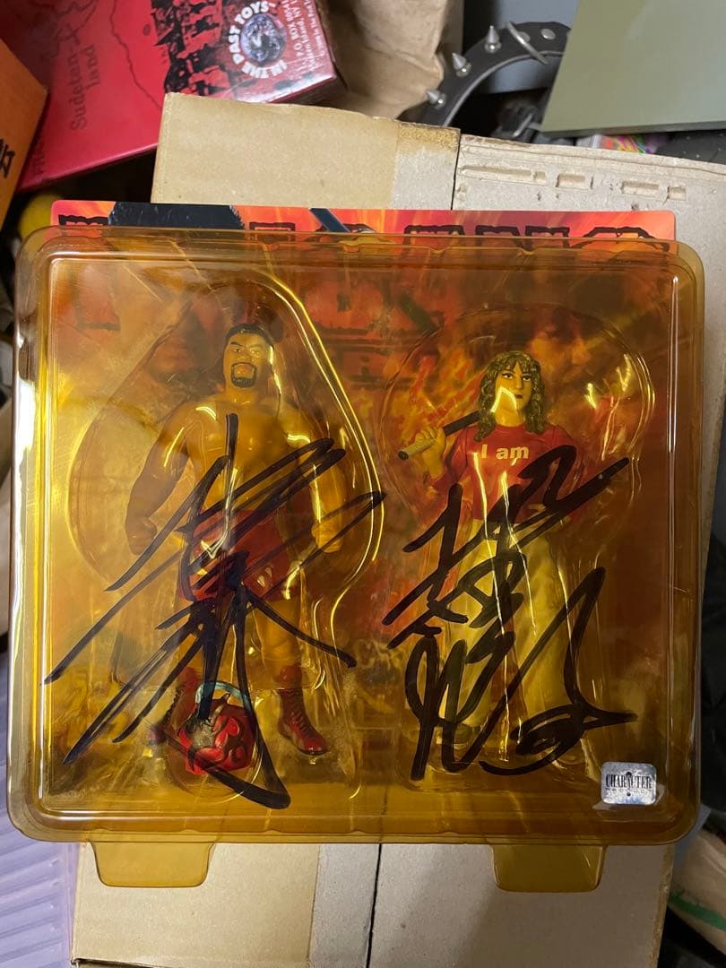 キャラプロ　佐々木健介&北斗晶(赤コスチューム) サイン入り　新品未開封