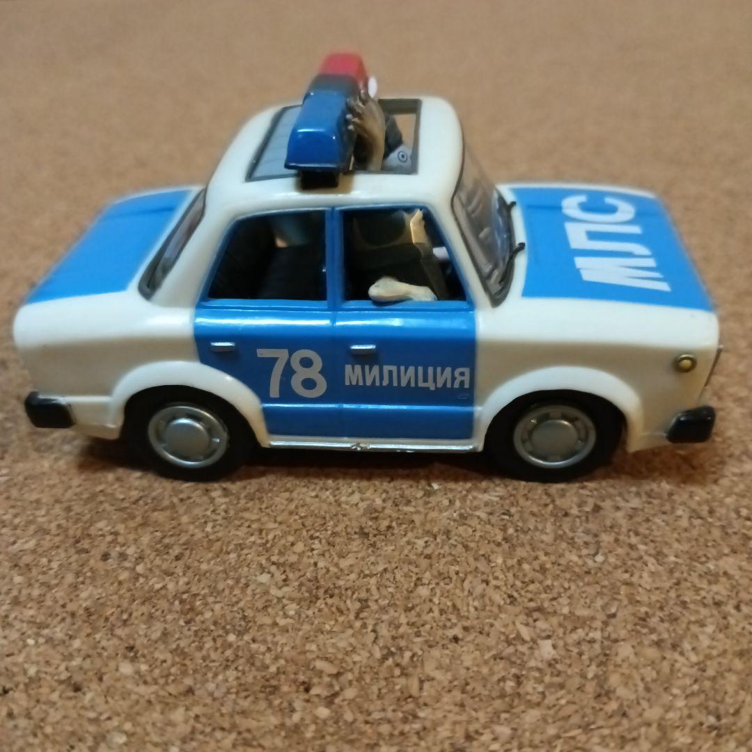 ウサビッチ/プルバックトイ/ミニカーセット/逃亡者/パトカー/装甲車