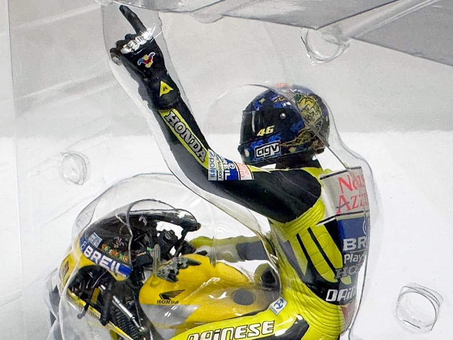 ミニチャンプス 1/12 ホンダ NSR500 ロッシ 2000 フィギュア付