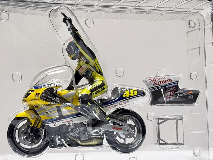 ミニチャンプス 1/12 ホンダ NSR500 ロッシ 2000 フィギュア付