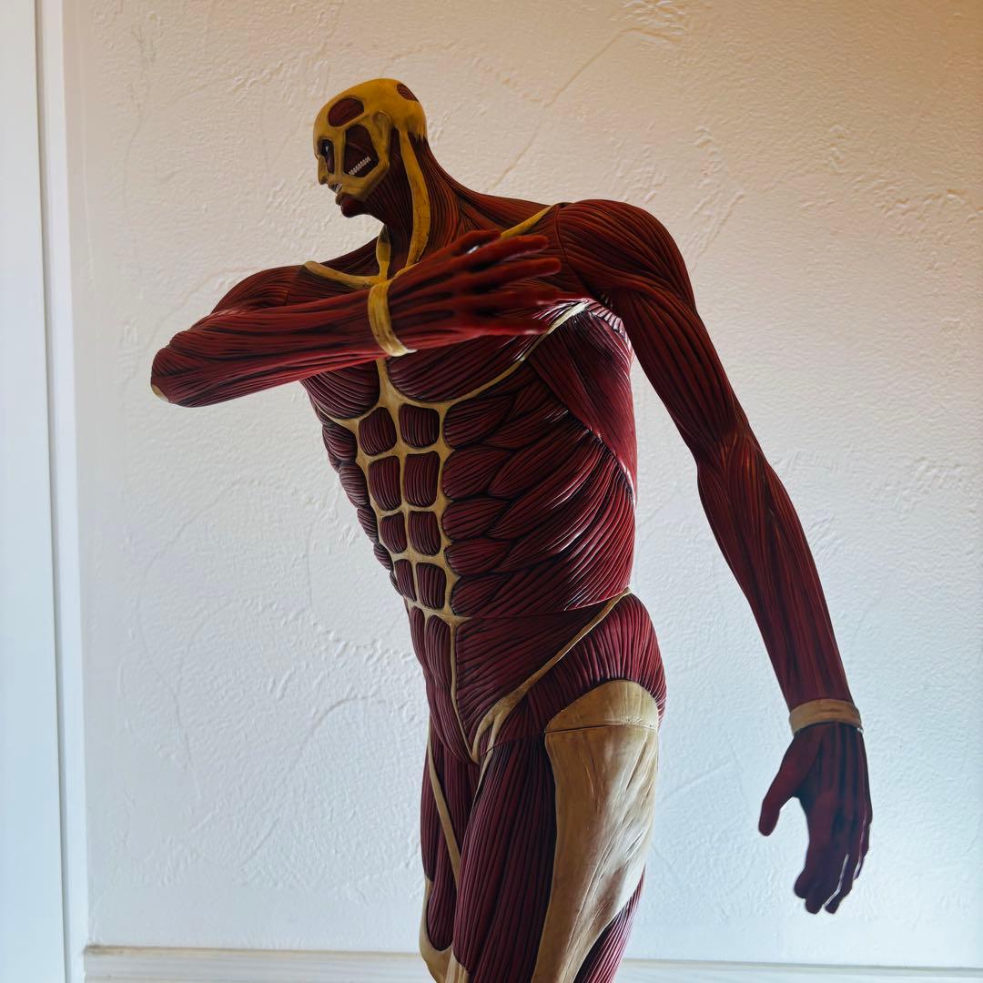 進撃　フィギュア　超大型巨人