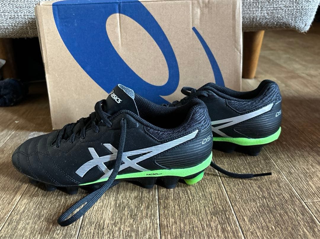 新品未使用‼︎ アシックス　サッカースパイク
