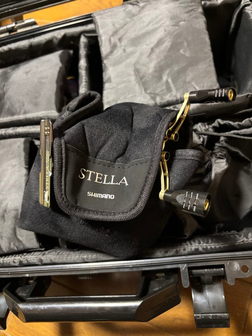 新年価格:新品未使用22STELLA c1000箱付き。34ハンドルセット