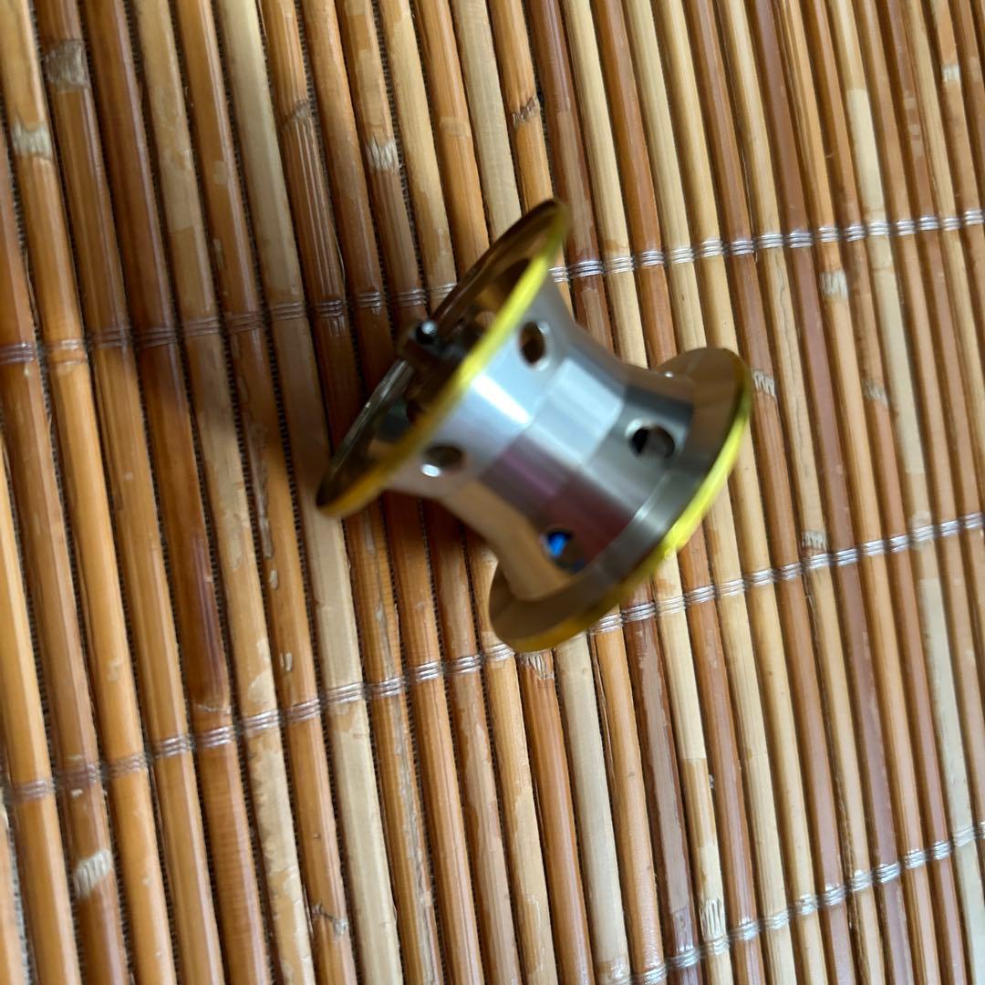 ダイワ　ミリオネア cv-z205 右ハンドル　外部調整ダイヤル