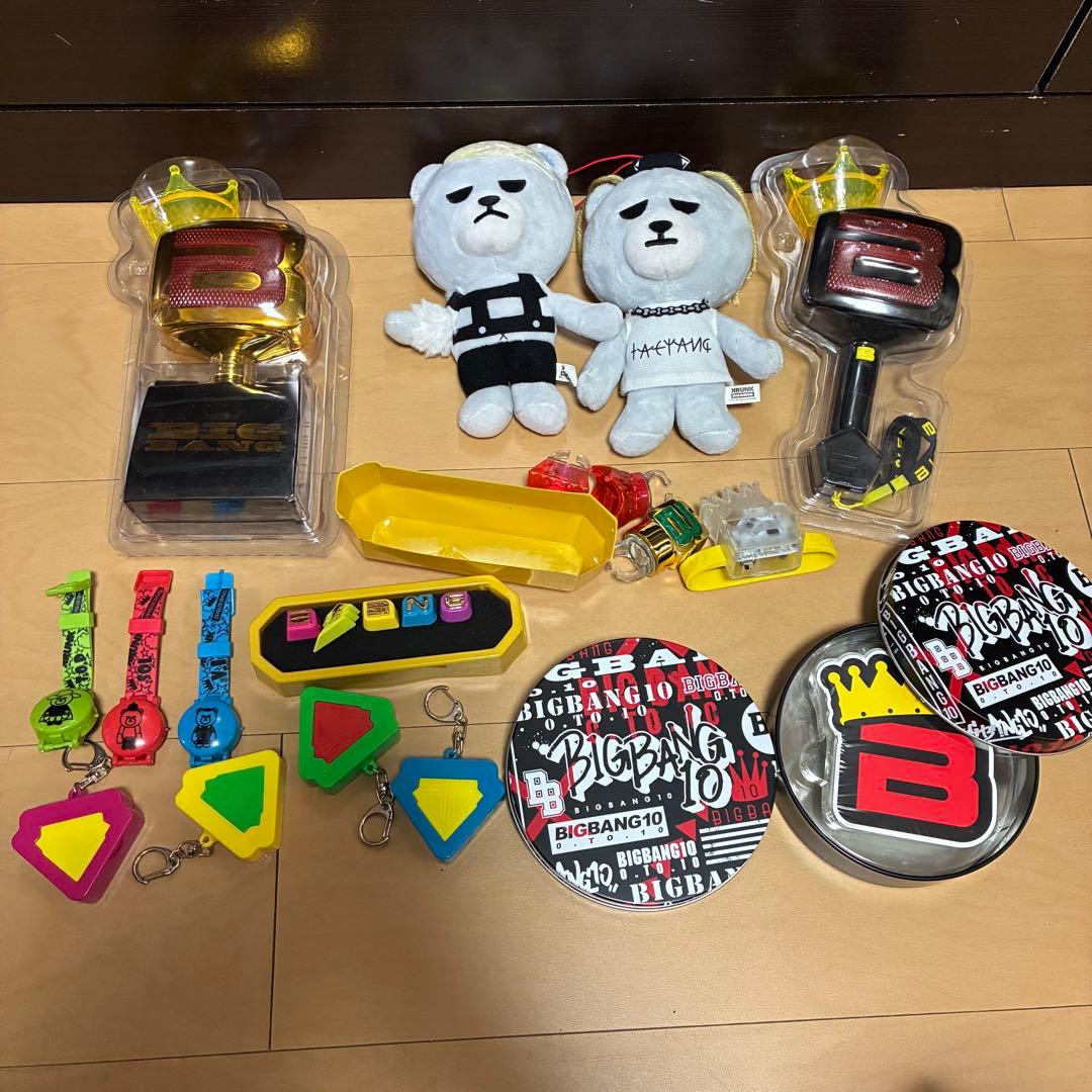 BIGBANG ペンライト　王冠　ボイスキーホルダーぬいぐるみ　トランプ