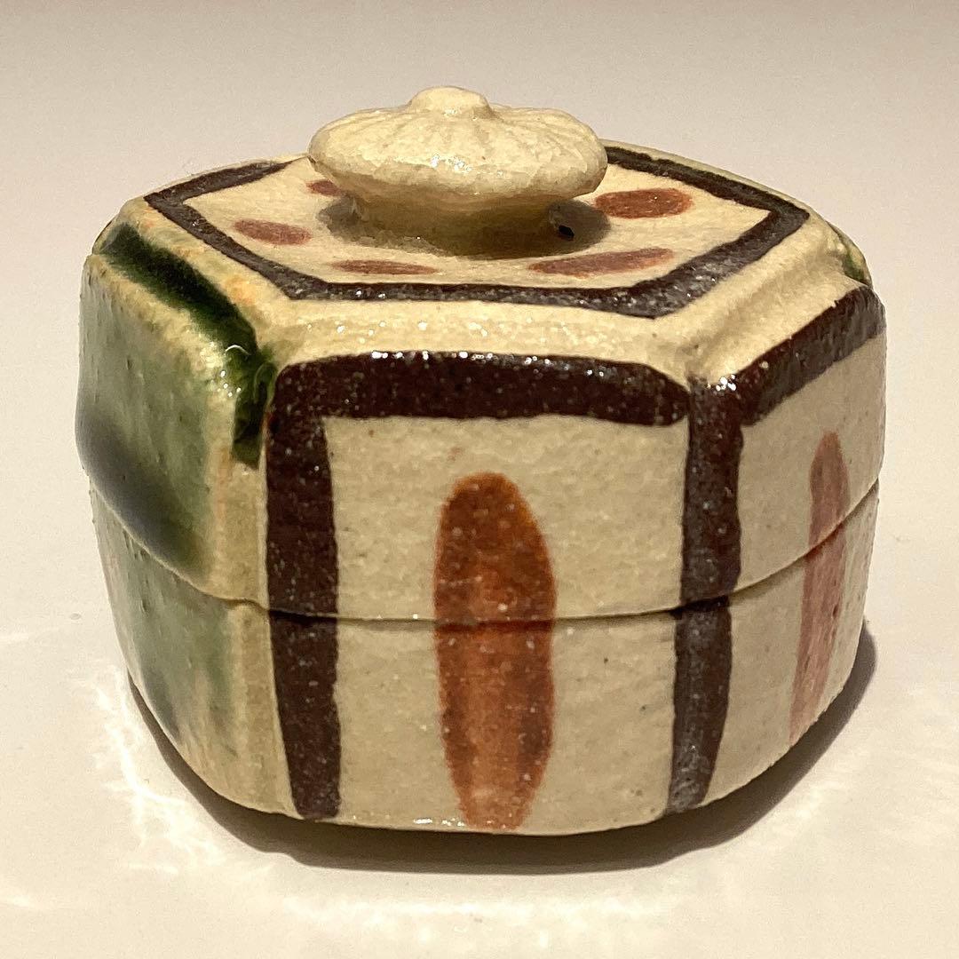 加藤芳右衛門 織部 亀甲香合