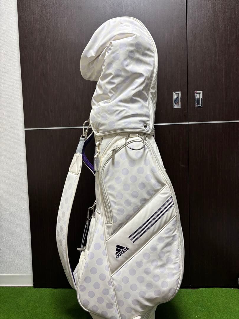 【最終値下げ】adidasレディースキャディバッグ ホワイト おまけつき
