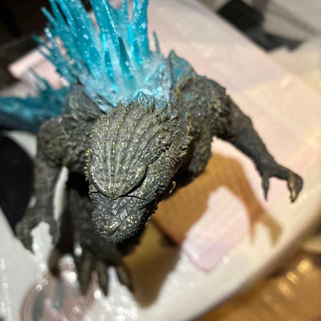 人*）様 ゴジラフィギュア 青い発光エフェクト