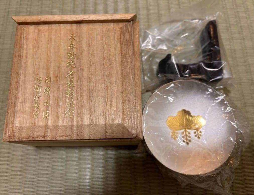 純銀 純銀盃　純銀杯　花模様 皿 68.9g 木箱付き