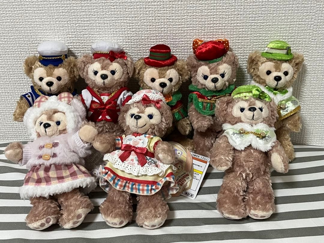 【超美品】新品未使用　ダッフィー・シェリーメイ　ぬいぐるみバッジ