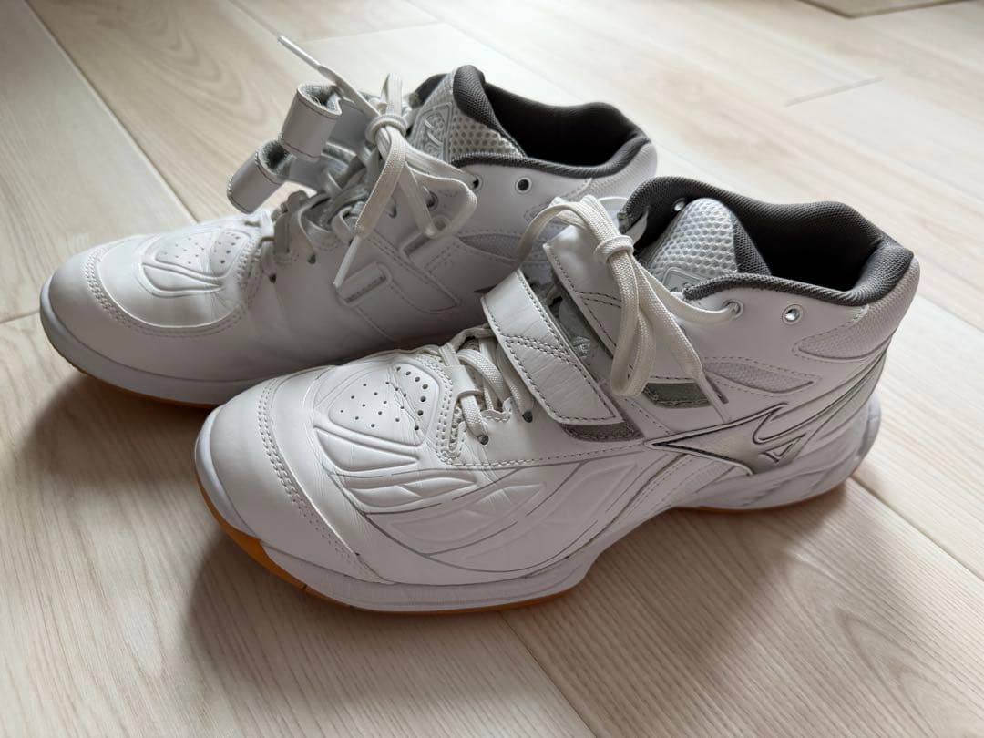 ミズノ バドミントンシューズ ウェーブファングST 26.5cm 3E