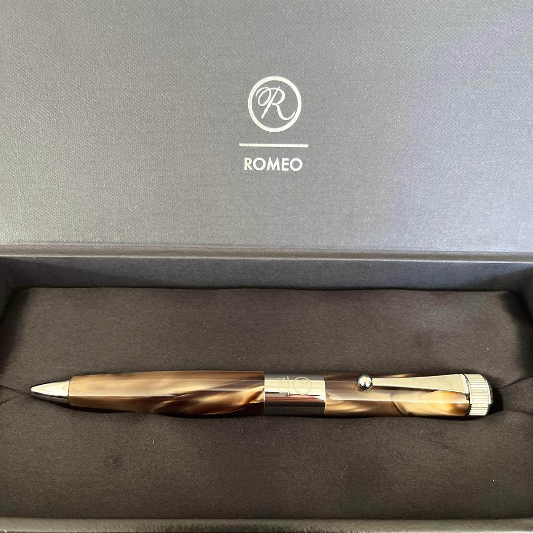 伊東屋　romeo No.3 ボールペン　イタリアングレイ(マーブル模様)