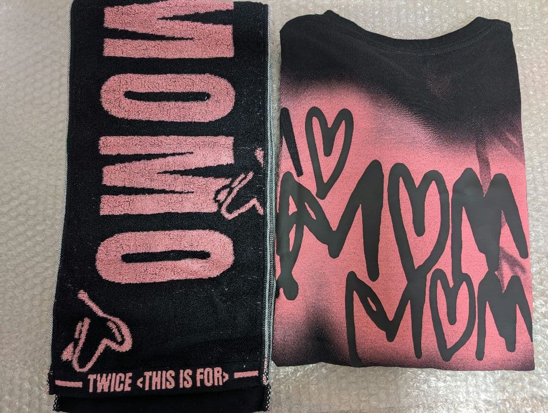 TWICE MOMO ツアータオル & Tシャツ セット