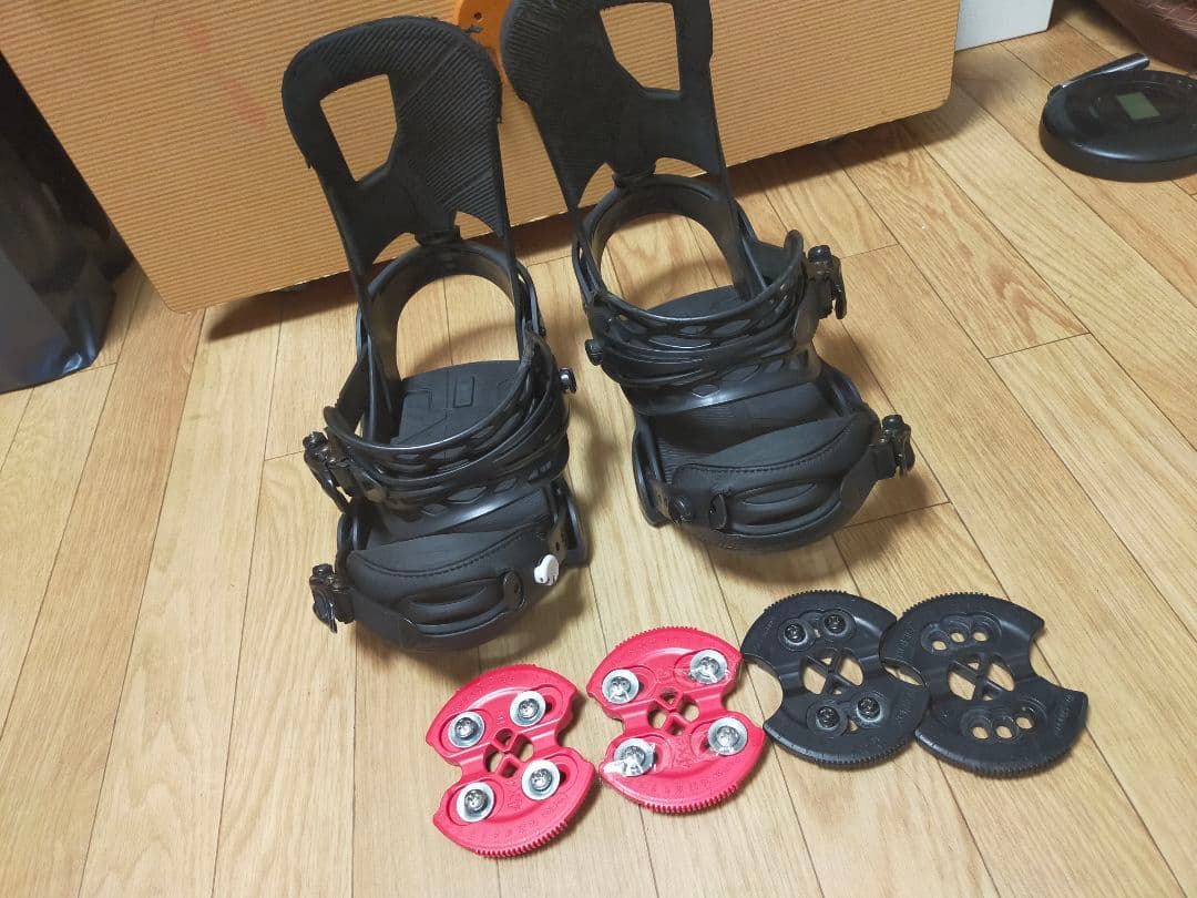 Burton Cartelビンディング 4x4 the channel両対応