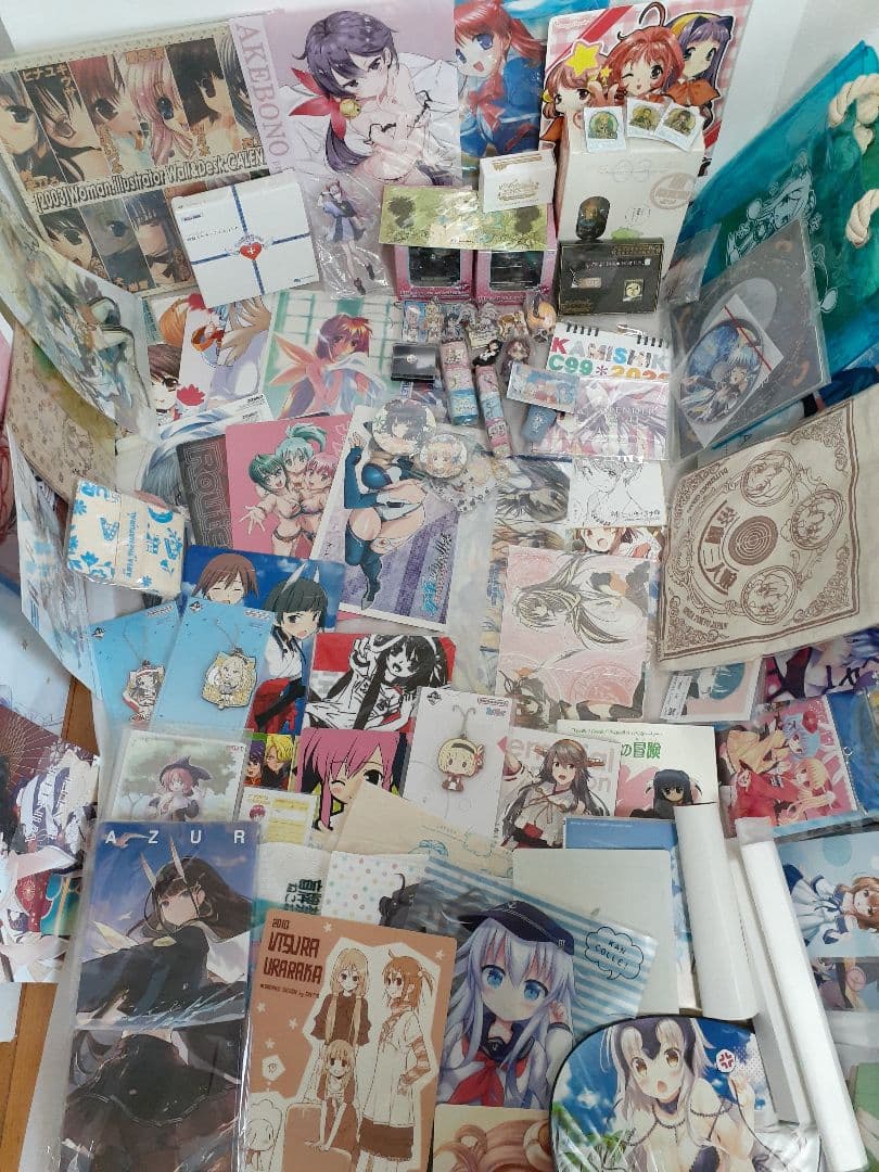 美少女 グッズ まとめ 大量 フィギュア アニメ ゲーム ラバスト 缶バッジ