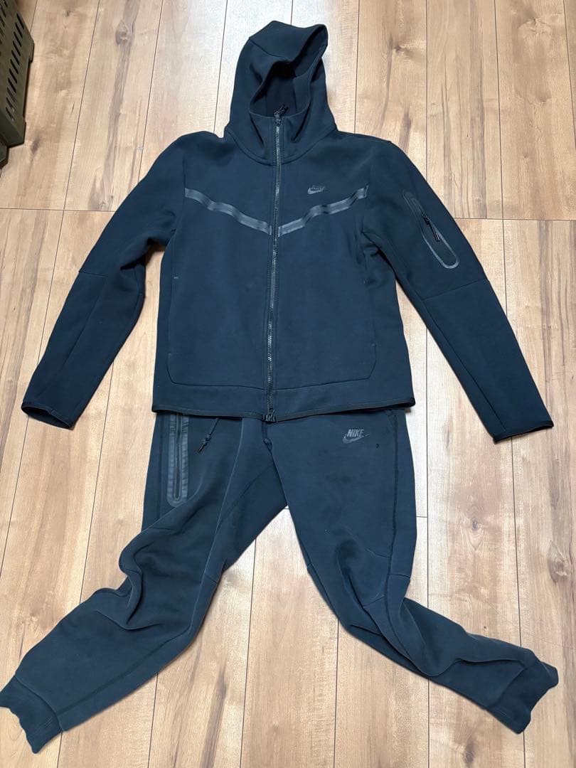 Nike テックフリース上下セットアップ　 ブラック