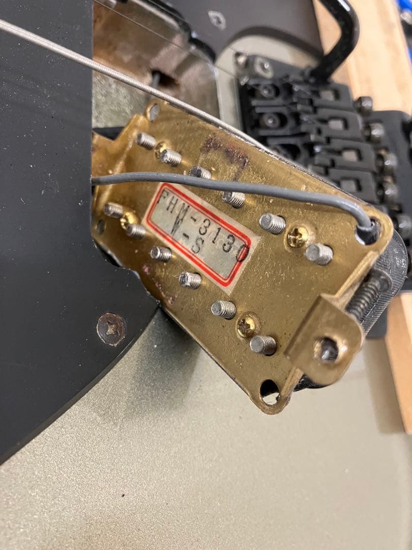 FERNANDES burny H-85S シャチ