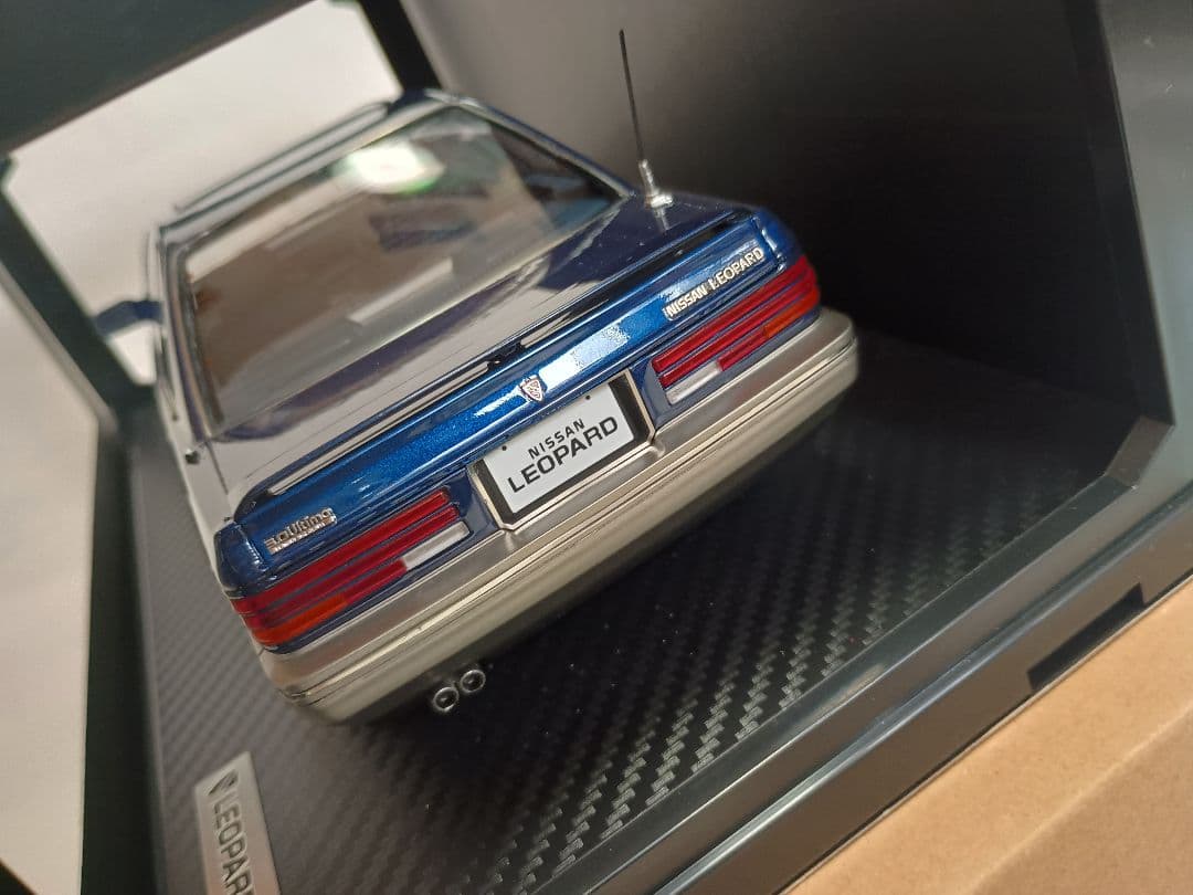 イグニッションモデル　1/18 レパード 3.0アルティマ　F31