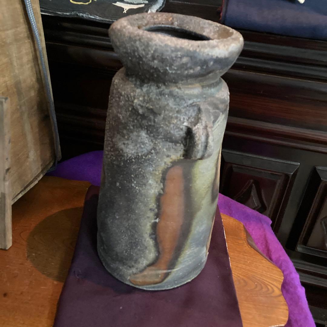 備前焼県重要無形文化財保持者松井輿之作窯変花入初売りです❣️