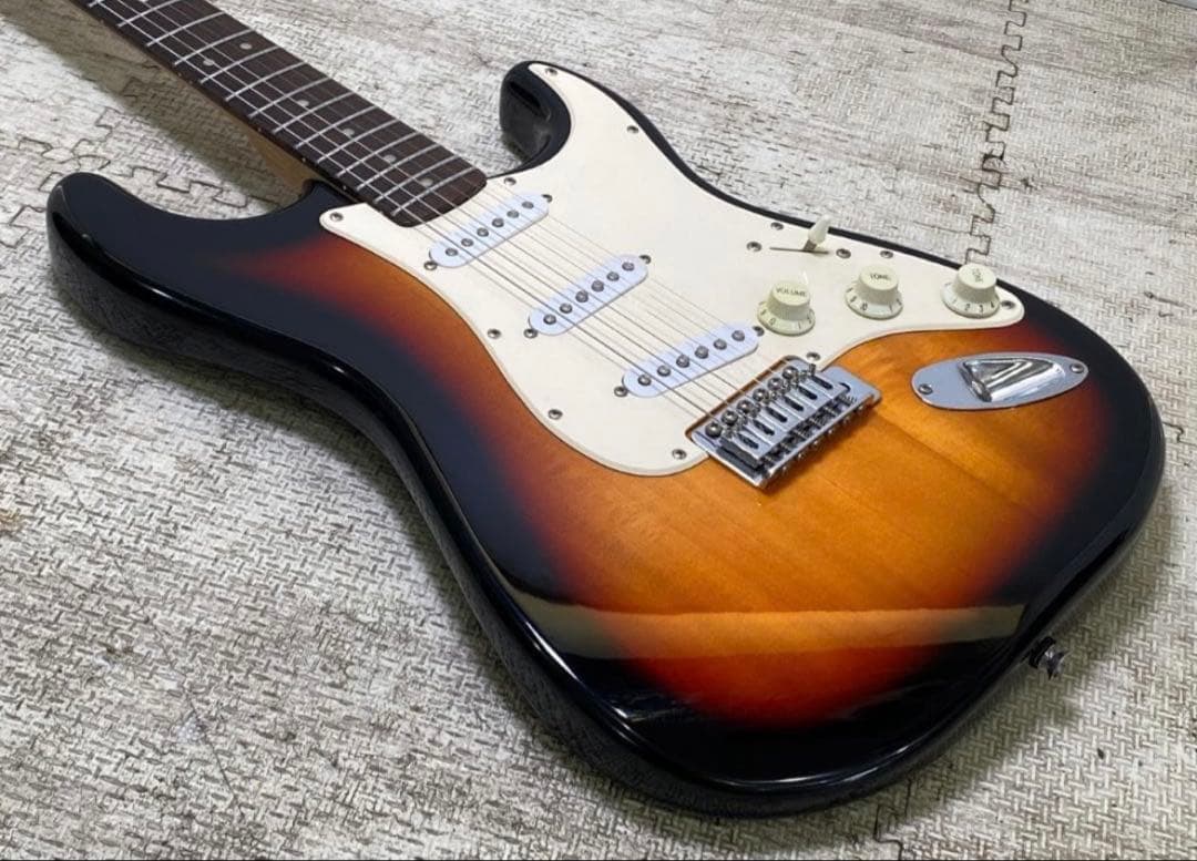 Squier Bullet Strat ストラトキャスター
