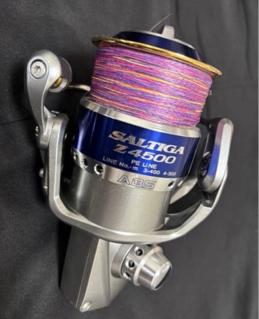 DAIWA SALTIGA Z4500 リール 専用ケース付き