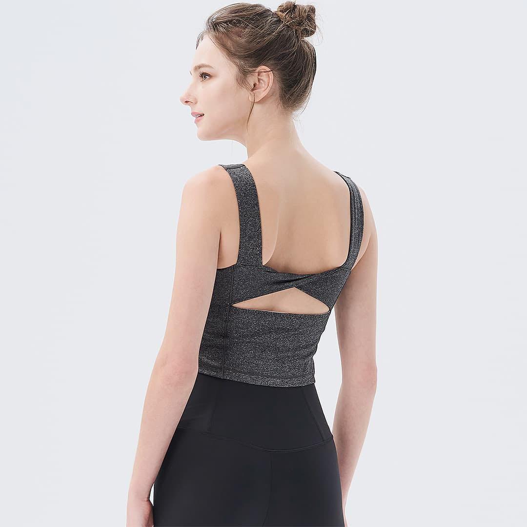 【新品未使用】easyyoga シンプルツイストクロップドタンクトップ　Lサイズ