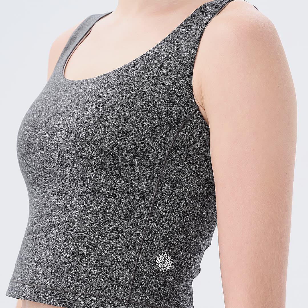 【新品未使用】easyyoga シンプルツイストクロップドタンクトップ　Lサイズ