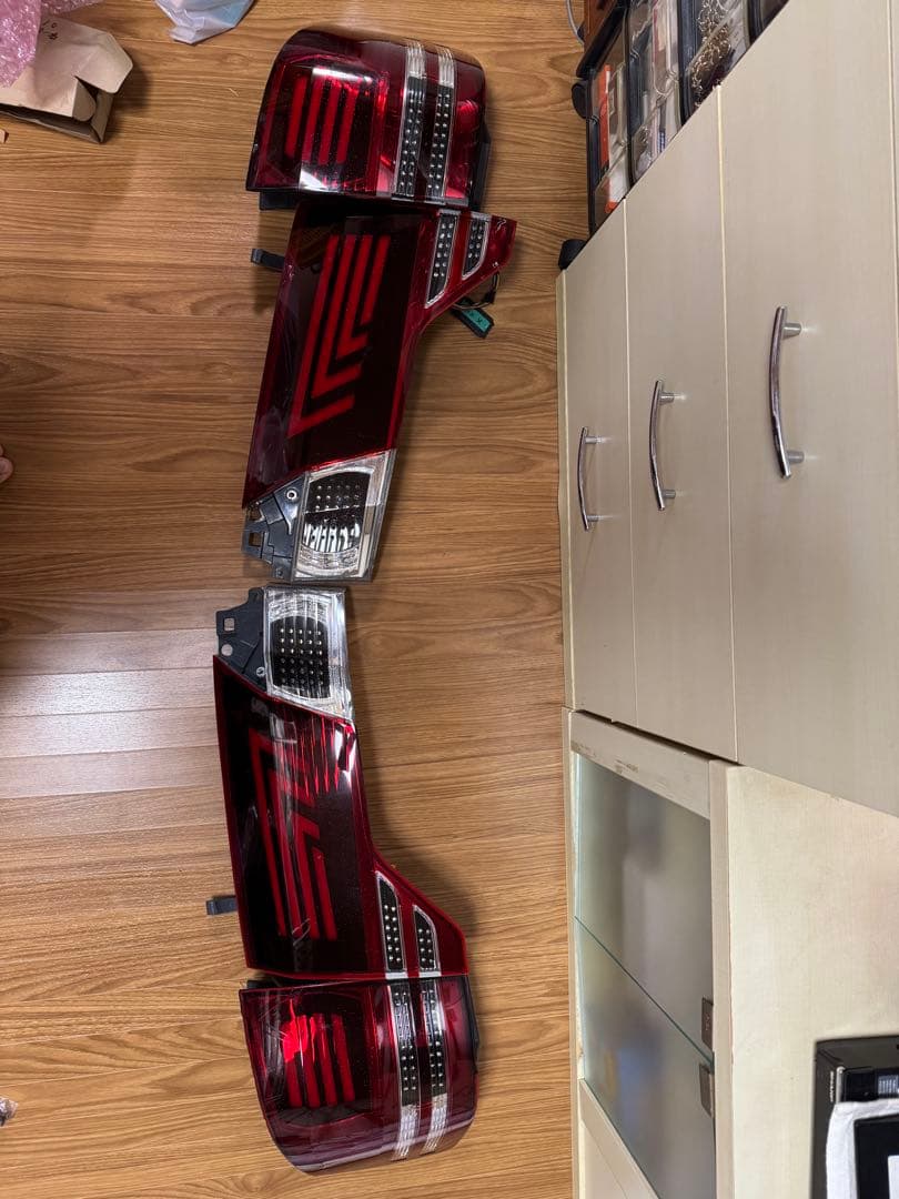 アルファード10系後期　ワンオフテールランプ