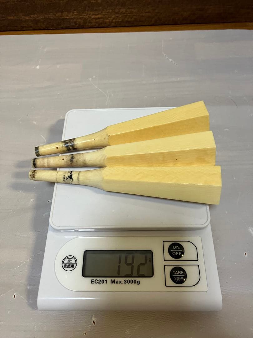 【高級希少】津軽三味線 紅木 トチ有 子持綾杉胴 三つ折棹 金細 二本溝 K18